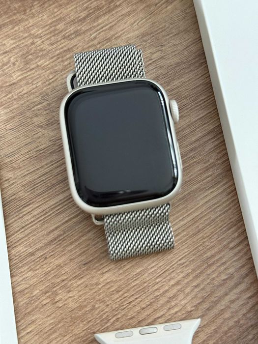 Apple Watch Series 8 41 mm Starlight Aluminum