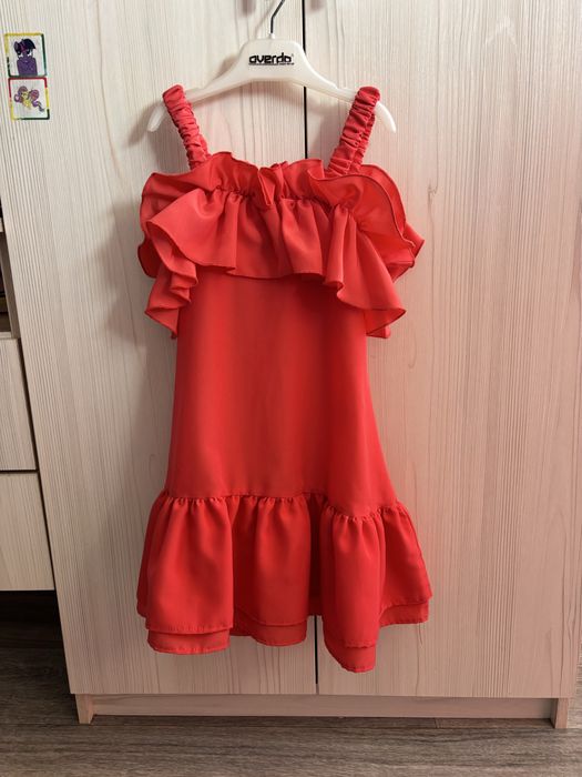 Продам одежду для девочки 3-4 года