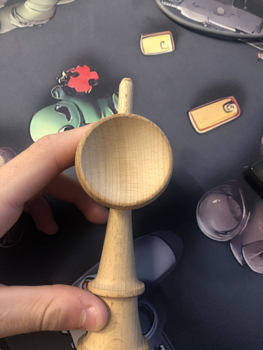 Ken Brokenshape folosit de profesionisti