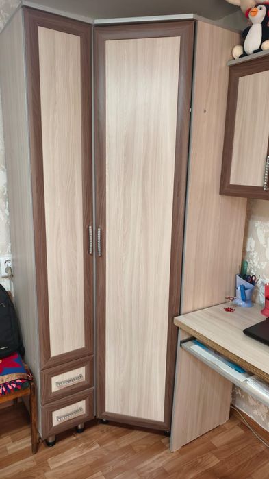 Продам гарнитуру для детской