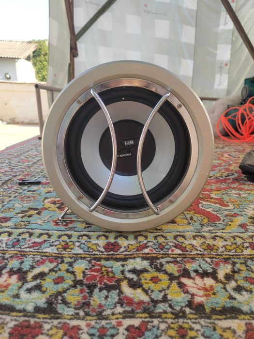 Сабвуфер встроенным усилителем