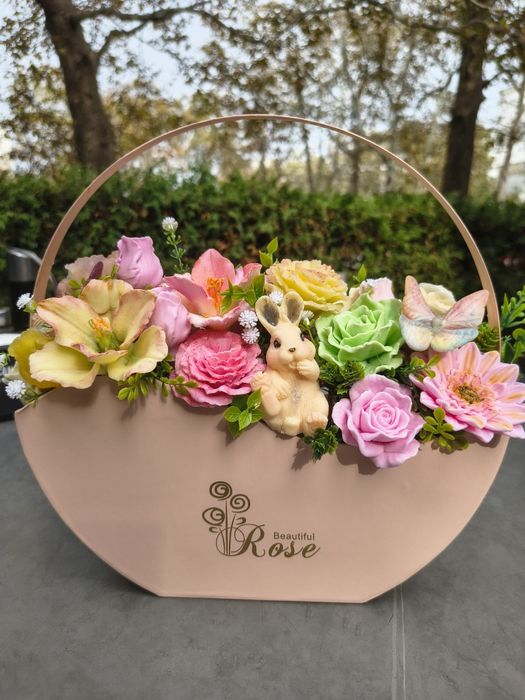 Аранжировка от ароматни сапунени цветя