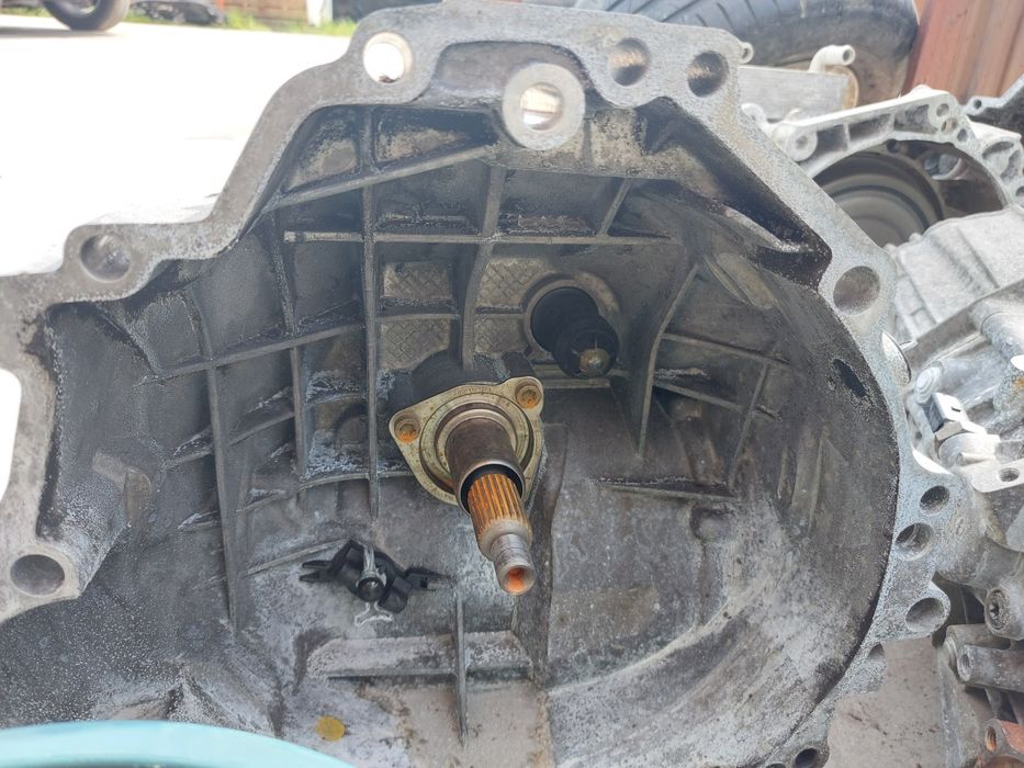 Cutie de viteze manuala 6+1 trepte AUDI A6 C6 4F 2.0 TFSI cod GVC