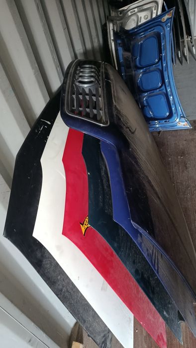 Капот на VW AUDI