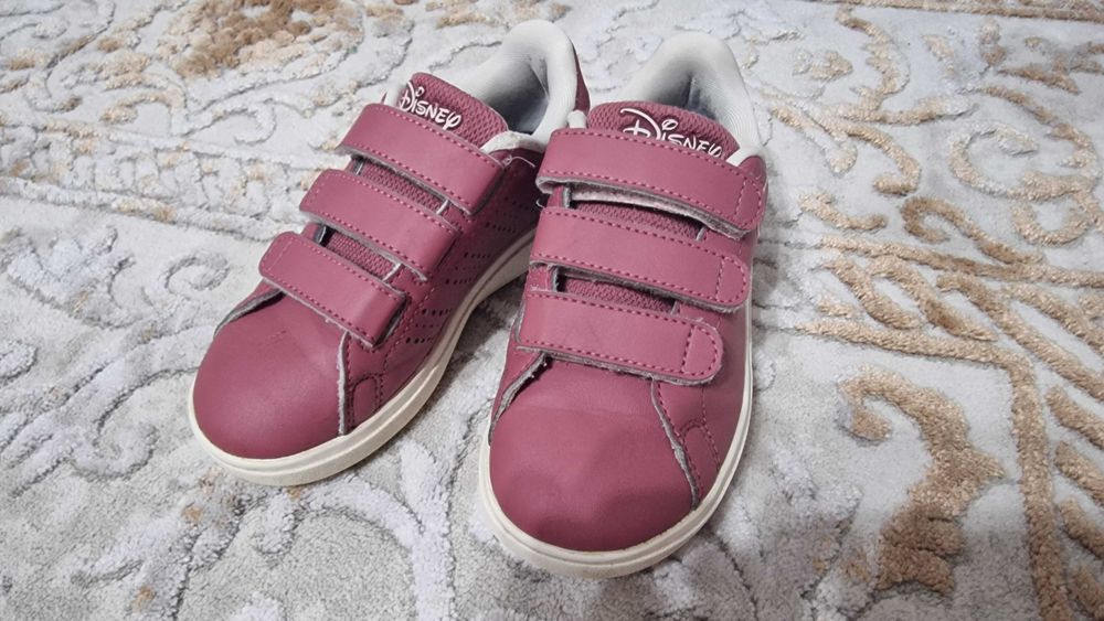 Adidas Disney fetite, marimea 28