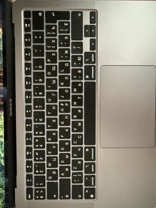 13-inch MacBook Air with Apple M1