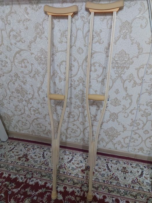 Ходунки и костыли