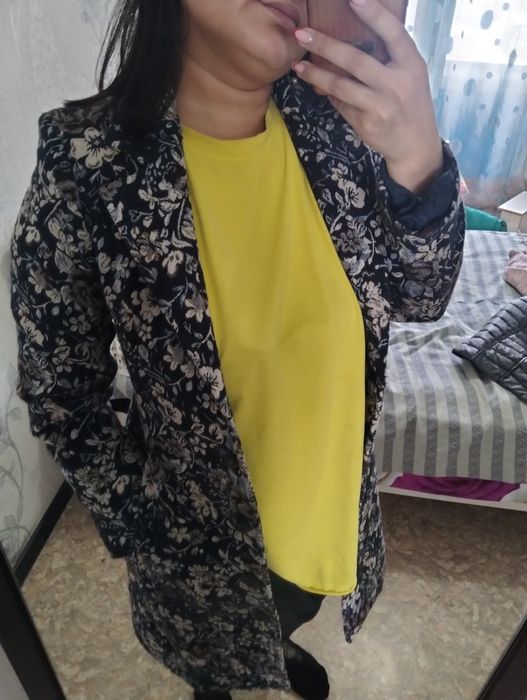 Продам пальто, жилетку