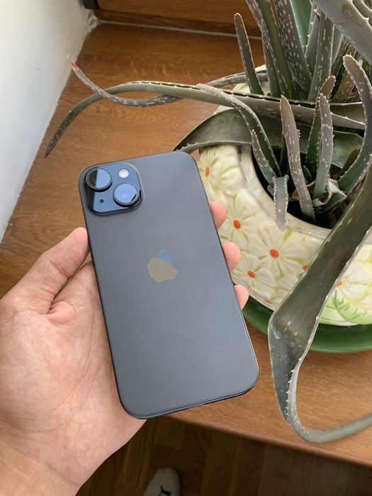 Телефон iPhone 15 128gb