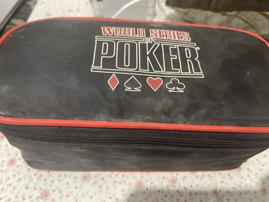 Vand set poker pentru pasionati