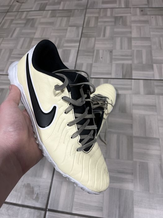 Adidași sport sintetic nike tiempo legend 9