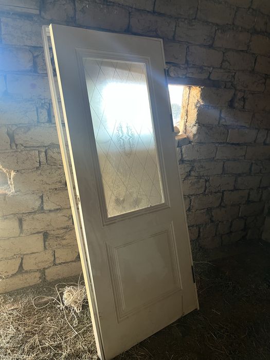 Межкомнатный дверь