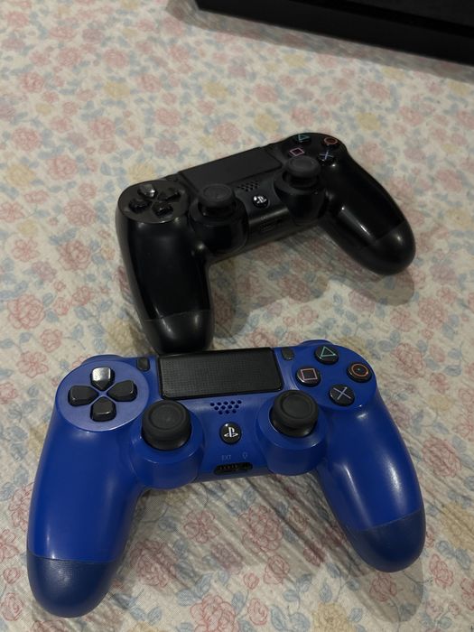 PS 4 Fat 500 гб + 3 игры + 3 джойстика