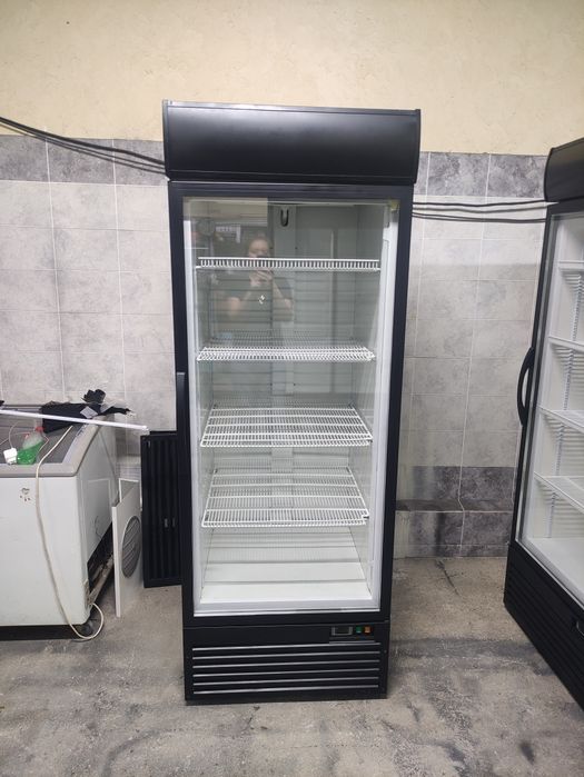 Витринный холодильник