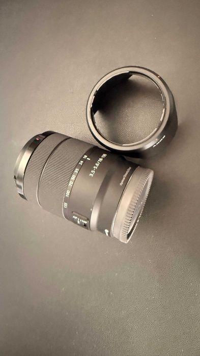 Kit Camera Sony a6400 + obiectiv Sony 18-135mm + alte accesorii