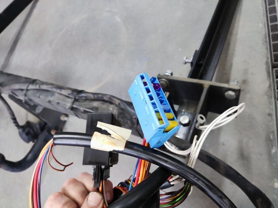 Теглич за Мерцедес Е класа W212 седан