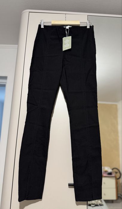 Vand 3 perechi de pantaloni