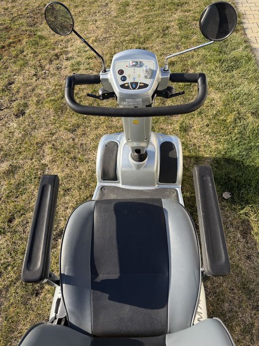 Carucior handicap scuter electric dizabilitati carut scaun tricicleta
