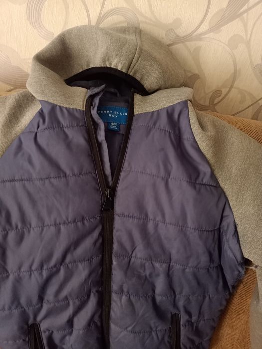 Продам куртки на мальчика
