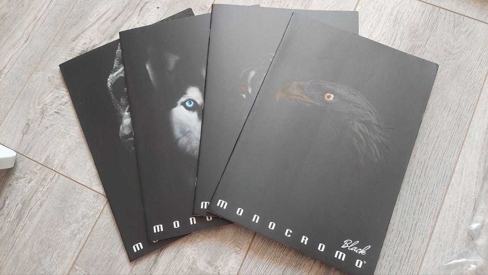 Комплект от 4 тетрадки Pigna Monocromo Black. А4