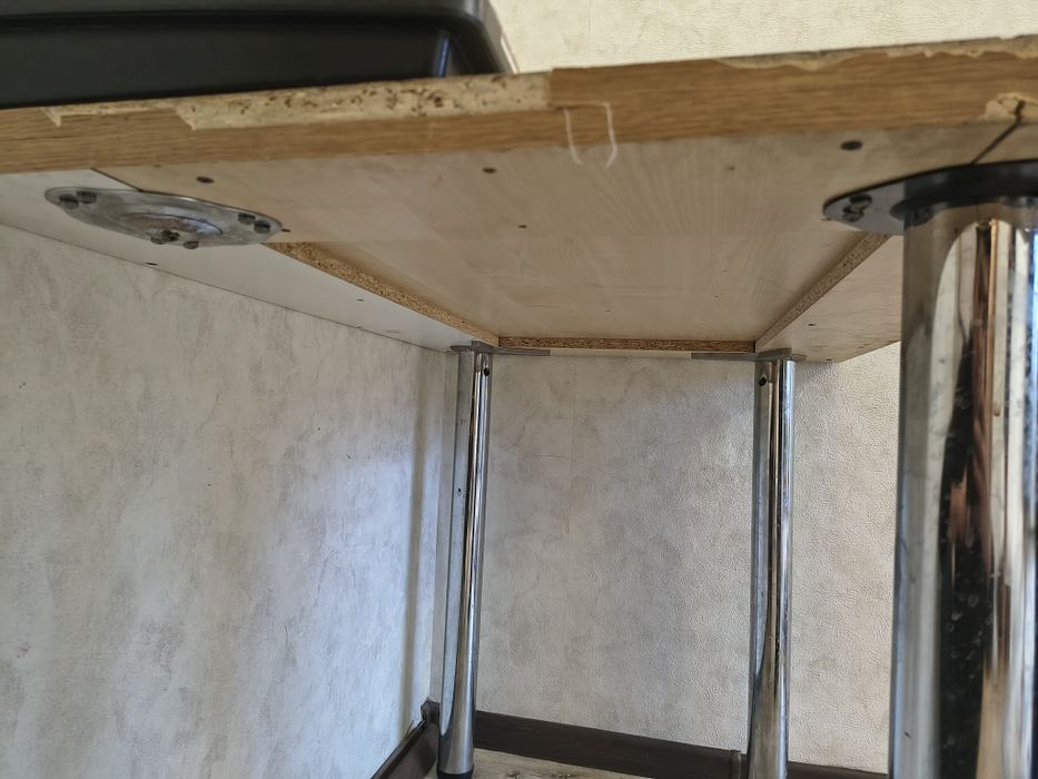 Стол отдам даром