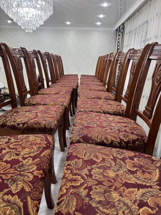 Стол со стулями 18 штук