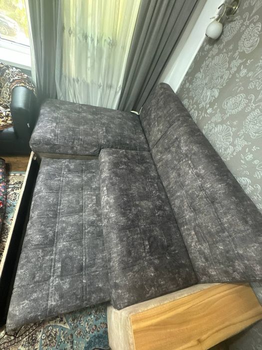 Углавой Диван в хорошем состоянии