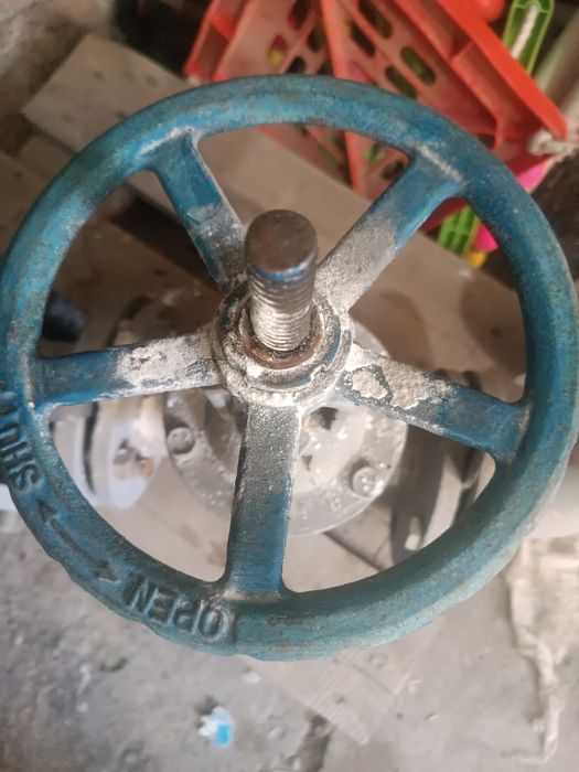 Продам задвижку .