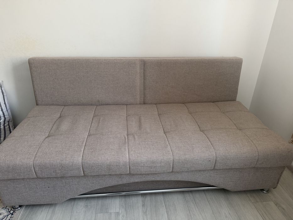 Диван в хорошем состояние