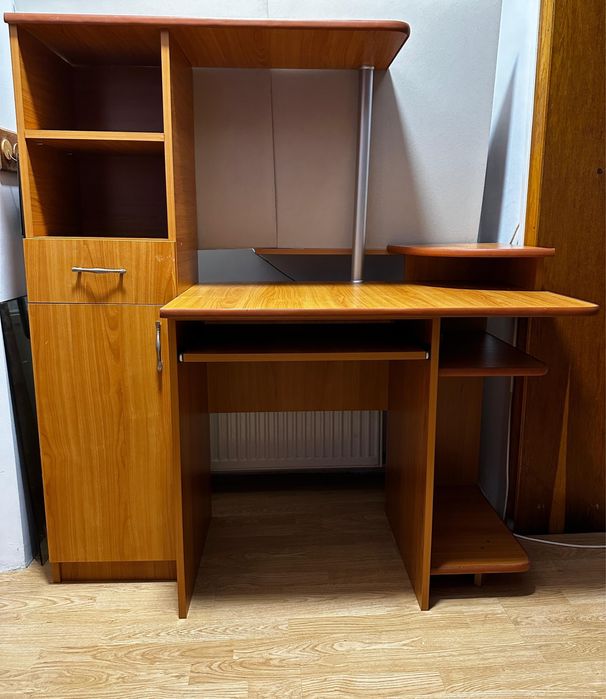 Birou spatios si practic
