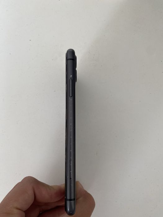 Продам Iphone 11