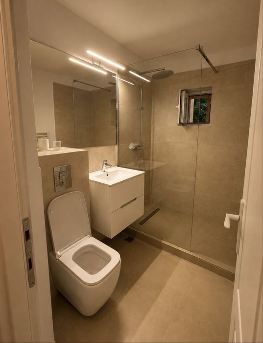 Persoana fizica Apartament 80 mp / 2 băi / 3 balcoane / prima închiriere