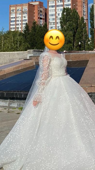 Продам свадебный платья