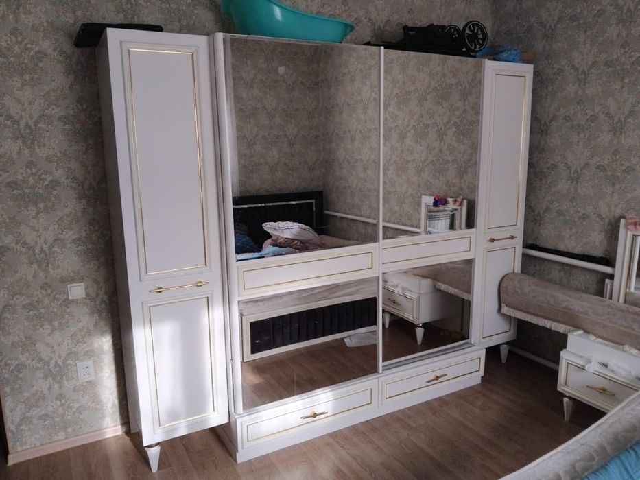 Спальный гарнитур
