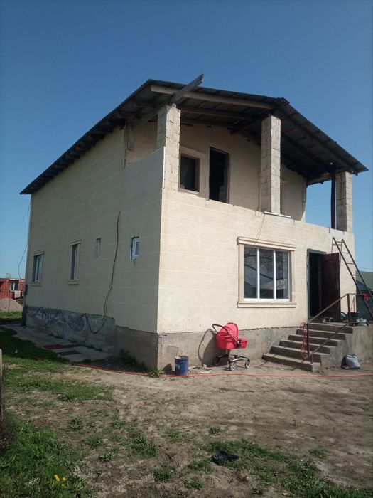 Үй сатылады. 2 қабатты үй сатылады