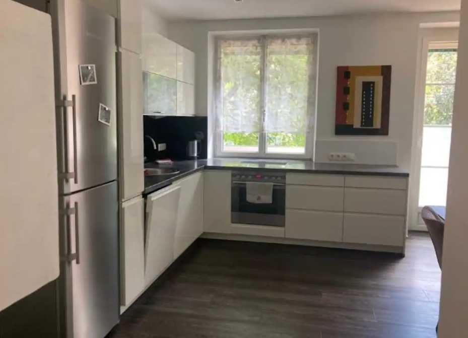 Дава се под наем Тристаен апартамент в Пловдив, Мараша - 100 кв.м за 275 € - Снимка #1