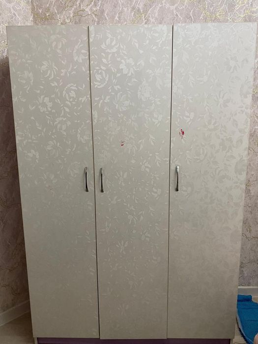 Кровать и шифонер