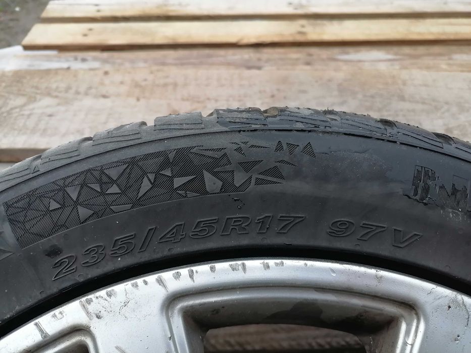 Vând genți de aluminiu pe 17 pentru Audi