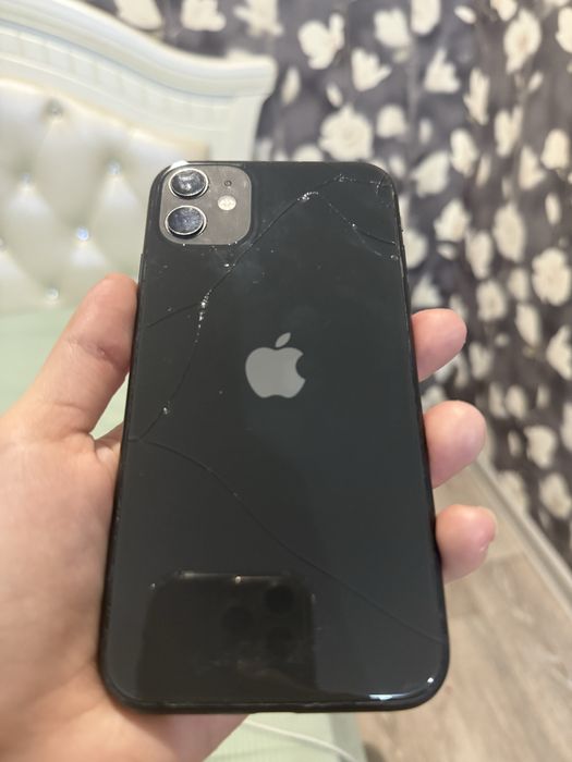 Айфон 11 в хорошем состоянии