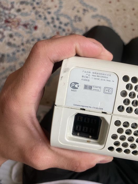 XBOX 360  продам приставку