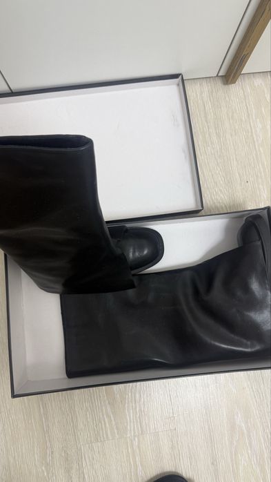 Продаются  стильные сапоги