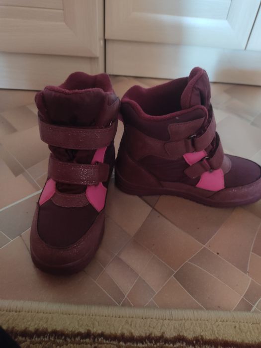 Продам сапоги для девочек
