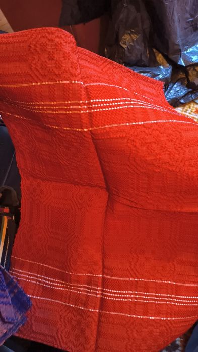 Български национални престилки и възглавници.