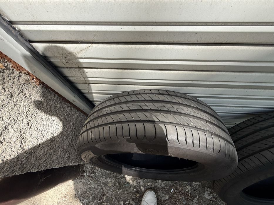 Продавам 4 летни гуми Michelin Primacy 4 215/60/17