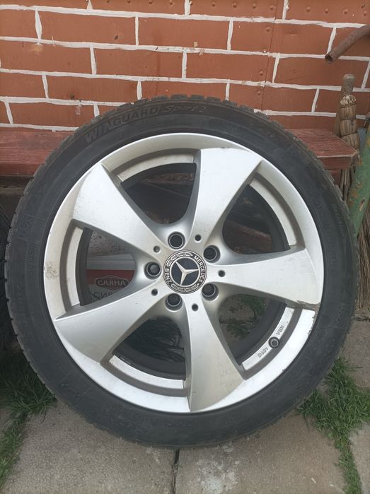 Мерцедес Джанти 17ки с зимни гуми