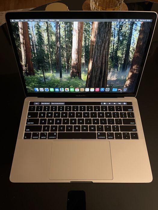Macbook Pro 2019 13” 2,8 GHz Quad-Core Intel i7 16 GB Ram 256 GB