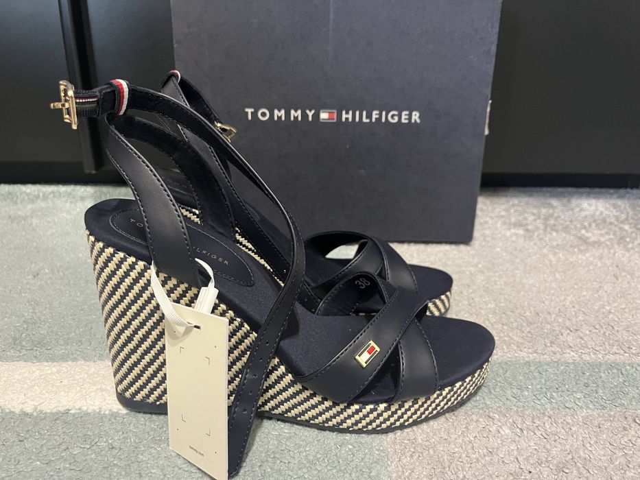 Сандали на Tommy Hilfinger