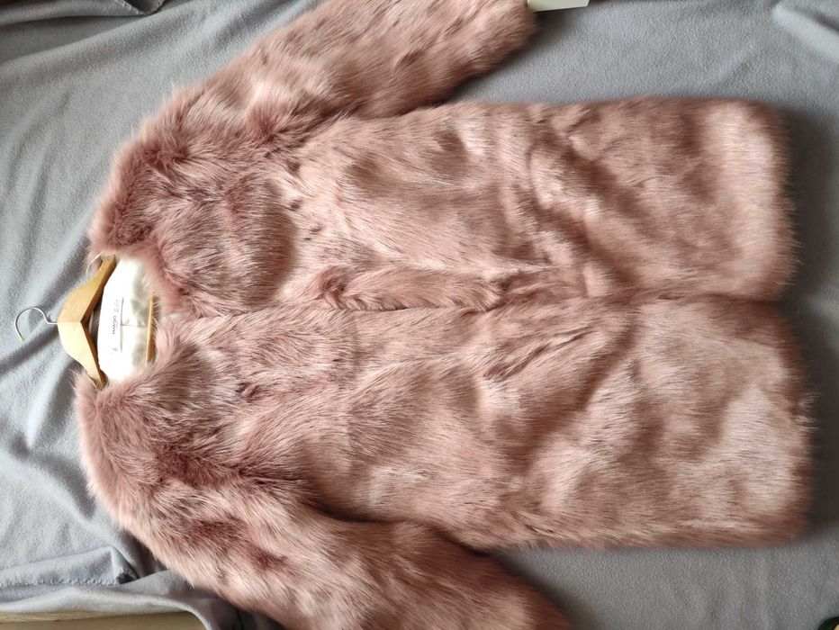 Палто от изкуствен косъм