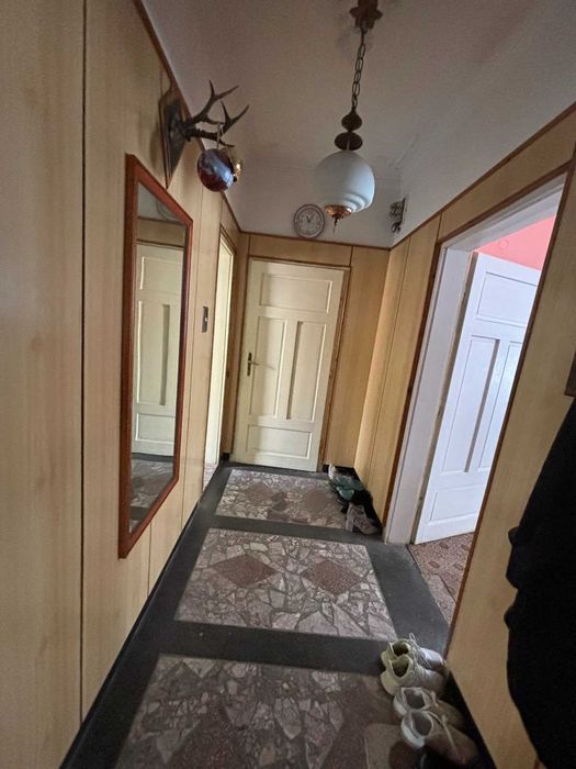 ЕТАЖ от КЪЩА с РЗП 120 кв.м, двор 150 кв.м, град Карлово