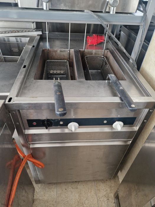 Mașina gătit 4-6 ochiuri cu sau fara banc, din inox
